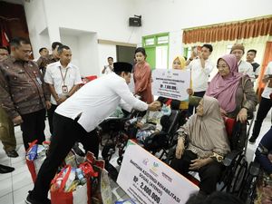 Siaga Bencana, Kemensos Serahkan Buffer Stock Lumbung Sosial di Palembang