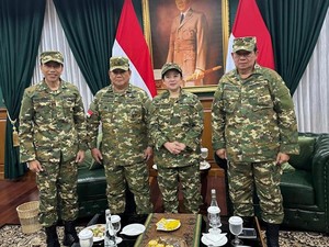Momen Puan Ngobrol Bareng Prabowo-Jokowi-SBY Sebelum Parade Senja