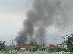 Tangki Kilang Pertamina Cilacap Dikabarkan Terbakar, Asap Masih Mengepul