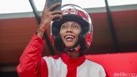 Dengan masuknya tren belanja online, maka diperkirakan profesi kurir ekspedisi akan terus berkembang seiring waktu.