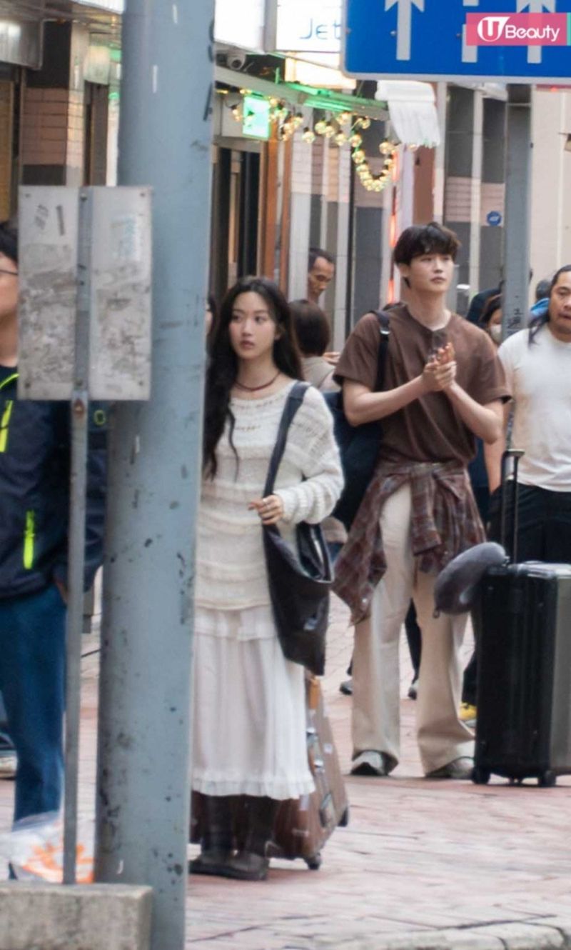 Lee Jong Suk dan Moon Ga Young syuting drama Korea Seochodong di Hong Kong