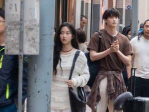 Lee Jong Suk & Moon Ga Young Syuting di Hong Kong, Ini Sinopsis Drakornya
