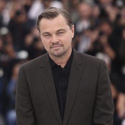 Leonardo DiCaprio Coba Menyelinap ke Met Gala 2025 Tapi Ketahuan