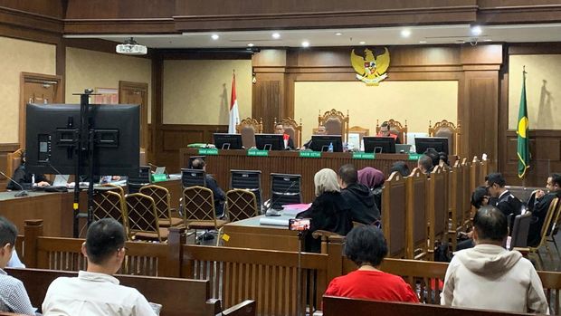 Mantan Sestama Basarnas, Max Ruland Boseke diperiksa jadi saksi