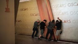 Melihat Kesibukan Persiapan Oscar 2025 Melihat Kesibukan Persiapan Oscar 2025