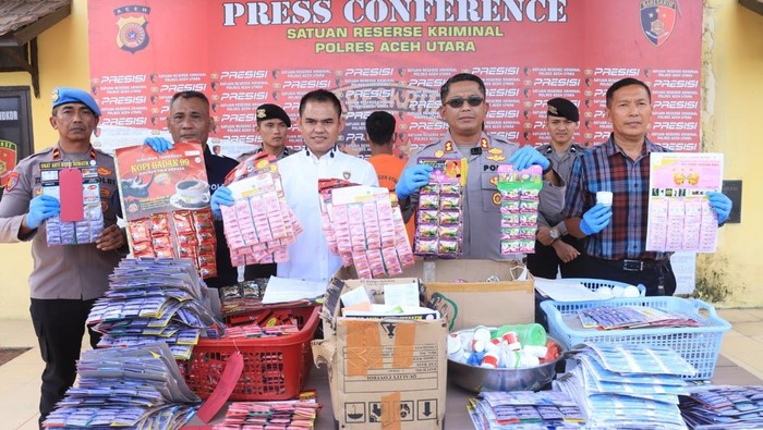 Polisi merilis kasus obat kuat palsu