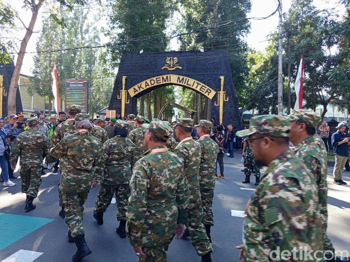 Para wakil gubernur tiba di lokasi retret Akmil Magelang, Kamis (27/2/2025).