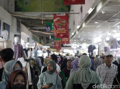 Pasar Tanah Abang Ramai Jelang Ramadan 1446 Hijriah