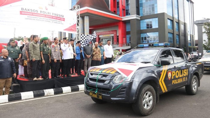 Pelepasan baksos presisi oleh Kapolda Sumsel.