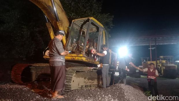 Penyidik Kejati Bali menyegel rumah subdisi dan aset perusahaan properti di Buleleng, Kamis (27/2/2025) malam.