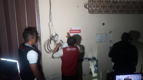 Penyidik Kejati Bali menyegel rumah subdisi dan aset perusahaan properti di Buleleng, Kamis (27/2/2025) malam.