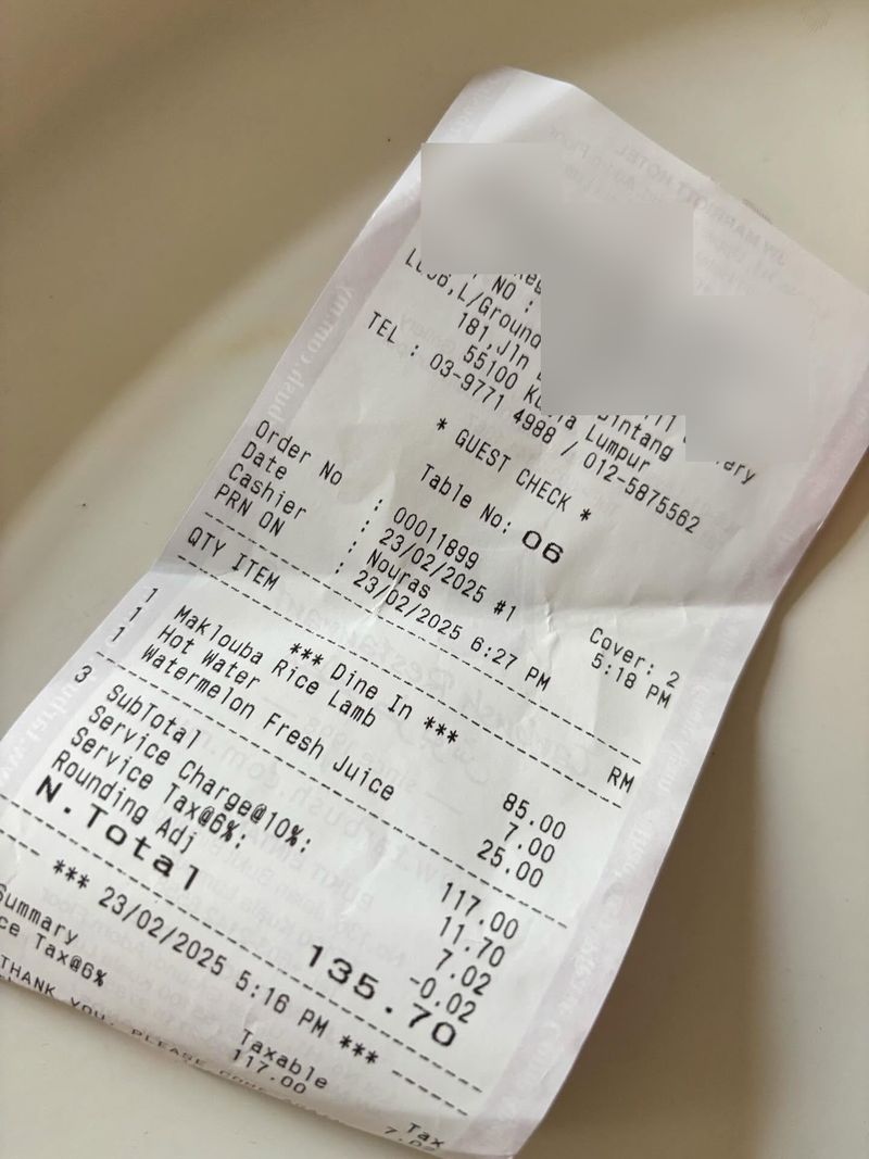 Pesan Segelas Air Hangat di Resto, Pembeli Ini Kaget Lihat Harganya!