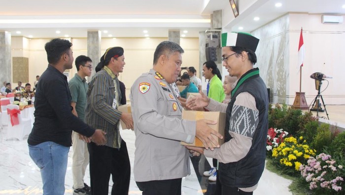 Polda Jateng menggelar bakti sosial dalam rangka menyambut bulan suci Ramadan, Kamis (27/2/2025).