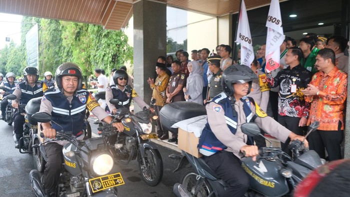 Polda Sulsel gelar baksos Polri Presisi berupa pembagian 3.700 paket sembako. Dokumen Istimewa
