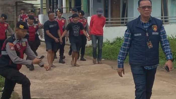 Polisi menggerebek kampung narkoba di Banyuasin