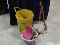 Video: Ini Cangkul dan Ember Digunakan Pelaku untuk Ngecor Jasad Bos Ruko