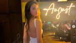 Pose Cantik Leya Princy Saat Bersantap di Resto Fine Dining