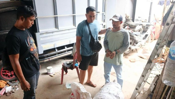 Pria berinisial MT ditangkap polisi lantaran mencuri kawat tembaga seberat 80 kilogram (kg) milik seorang pemulung di Desa Bedulu, Kecamatan Blahbatuh, Gianyar, Bali. (Foto: Dok. Istimewa)