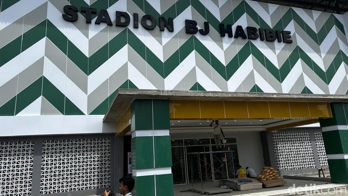 Progres renovasi Stadion Gelora BJ Habibie Parepare.