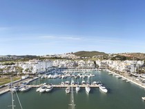 Jenazah Turis Ditemukan Mengapung di Salah Satu Destinasi Populer Spanyol