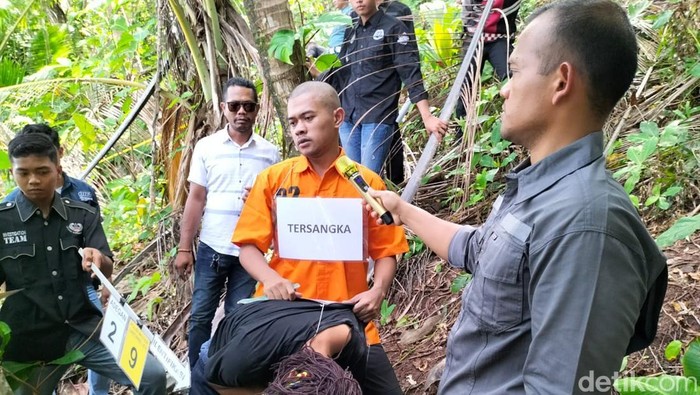 Rekonstruksi ulang kasus oknum TNI AL bunuh sadis wanita di Sorong.