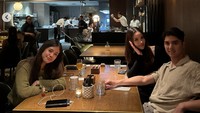 Al Ghazali memilih restoran August, untuk merayakan ulang tahun sang adik ditemani dengan tunangannya. Foto: Instagram @alghzali7