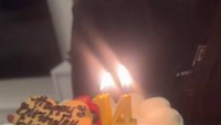 Tak hanya dirayakan dengan meriah oleh Al, Safeaa juga dapat kejutan kue dari sang ibu. Foto: Instagram
