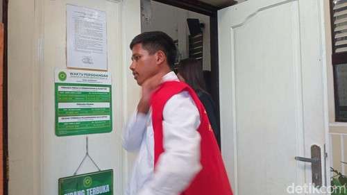 Soni Erikson seusai sidang di PN Denpasar, Kamis (27/2/2025).