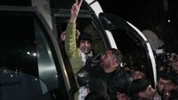 Tahanan Palestina dibebaskan dari penjara Israel di kota Ramallah, Tepi Barat, Kamis (27/2/2025).