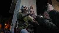 Penyambutan tahanan Palestina yang dibebaskan dari penjara Israel sebagai bagian dari pertukaran sandera-tahanan dan kesepakatan gencatan senjata di Gaza antara Hamas dan Israel, di Ramallah, di Tepi Barat, Israel.