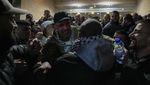 Suasana Haru Saat Puluhan Tahanan Palestina Dibebaskan Israel