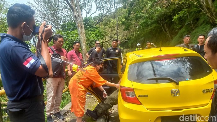 Tiga wanita tersangka memperagakan 43 adegan dalam rekonstruksi kasus pembunuhan terhadap pria bertato di Buleleng, Bali, Kamis (27/2/2025).