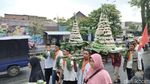 Tradisi Arak Gunungan Apem Sambut Ramadan di Malang