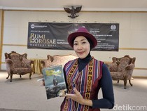 Wahyuni Refi Bedah Novel Terbarunya Bumi Lorosae