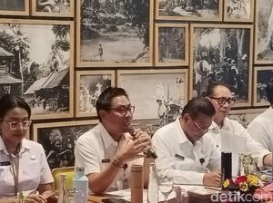 Bertepatan HUT Denpasar, Wawalkot Arya Wibawa Pikir-pikir Ikut Retret