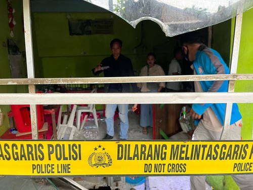 Warung makan Madura di Kuta dibakar pria keponakan pemilik warung.
