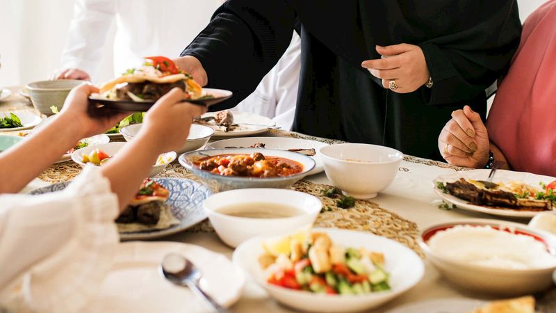 5 Tips Persiapkan Hari Pertama Puasa, Hindari Makanan Pedas hingga Kopi