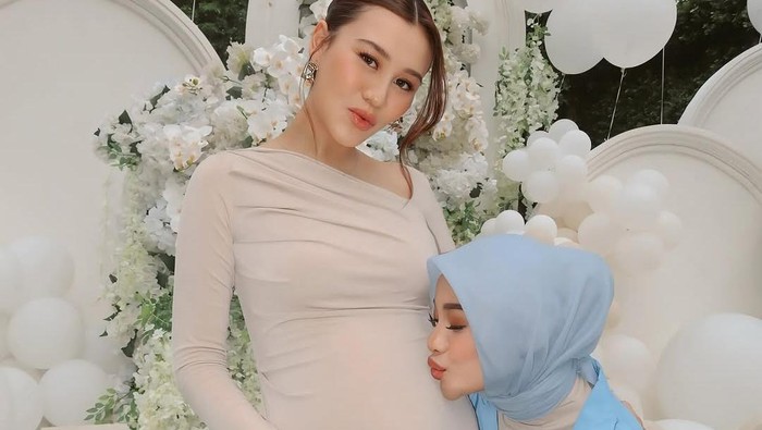 Gender reveal kehamilan Aaliyah Massaid.