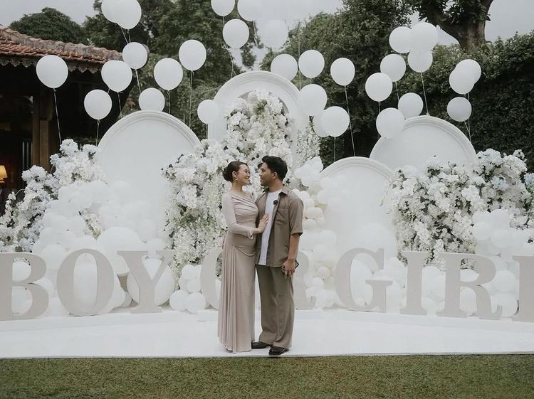Its a Baby Boy! Kebahagiaan Aaliyah Massaid dan Thariq Gelar Gender Reveal