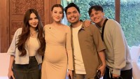 Mahalini dan Rizky Febian juga datang ke acara gender reveal Aaliyah Massaid. Foto: dok. Instagram Mahalini