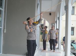 Sambut Ramadan, Polres Blitar Gelar Aksi Bersih-bersih Masjid