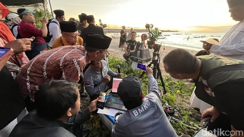 Alat pemantau hilal milik BMKG di Kuta, Badung, Jumat (28/2/2025). (Rizky Setyo)