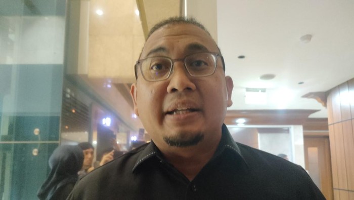 Andre Rosiade di kompleks parlemen, Senayan, Jakarta Pusat, Jumat (28/2/2025).