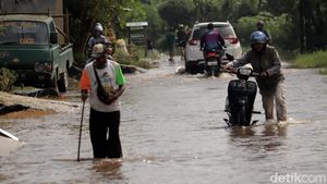 Banjir Terjang Perbatasan Bandung