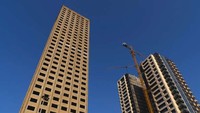 Beirut Trade Center berlokasi di Lebanon dan memiliki ketinggian 139 meter. Gedung ini berfungsi sebagai perkantoran, bioskop, hingga restoran. Gedung ini juga pernah menjadi lokasi perang saudara di Lebanon pada 1975-1990. Foto: Eric Lafforgue/Art in All of Us/Corbis via Getty Images