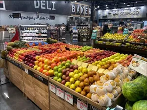 Demi Konten, Wanita Ini Kencingi Makanan di Supermarket