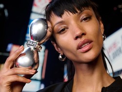 DKNY Rilis 24/7 Eau de Parfum, Aroma Floral Woody Modern untuk Wanita Aktif