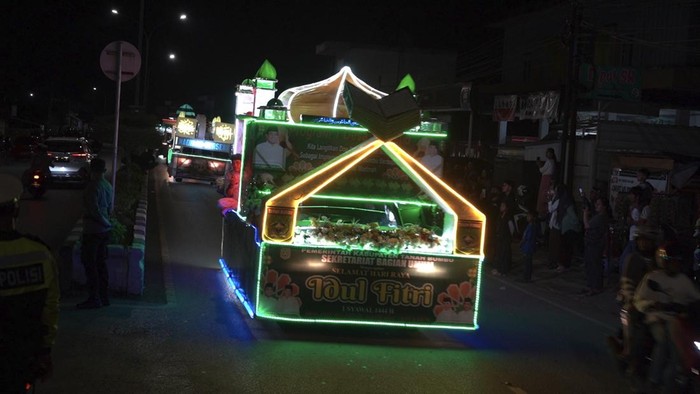 Festival Tanglong semarakkan Ramadan di Kalimantan.