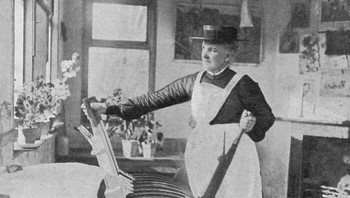 Signalmen mengendalikan lalu lintas kereta api dengan mengoperasikan tuas di kotak sinyal untuk memandu kereta dengan aman dan mencegah tabrakan. Foto: Boredpanda