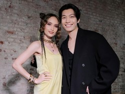 7 Foto Cinta Laura Eksis Bersanding dengan Wi Ha Joon & Momo TWICE di Milan